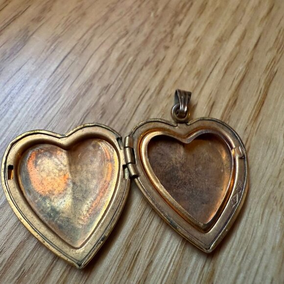 Large Antique Gold Filled Locket - Picture 4 of 5